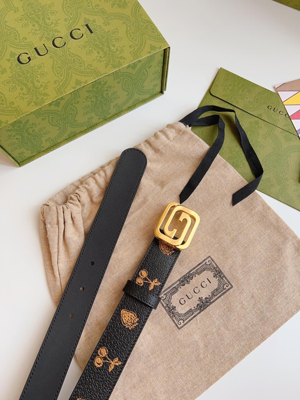 スーパーコピーグッチベルト背面デザイン